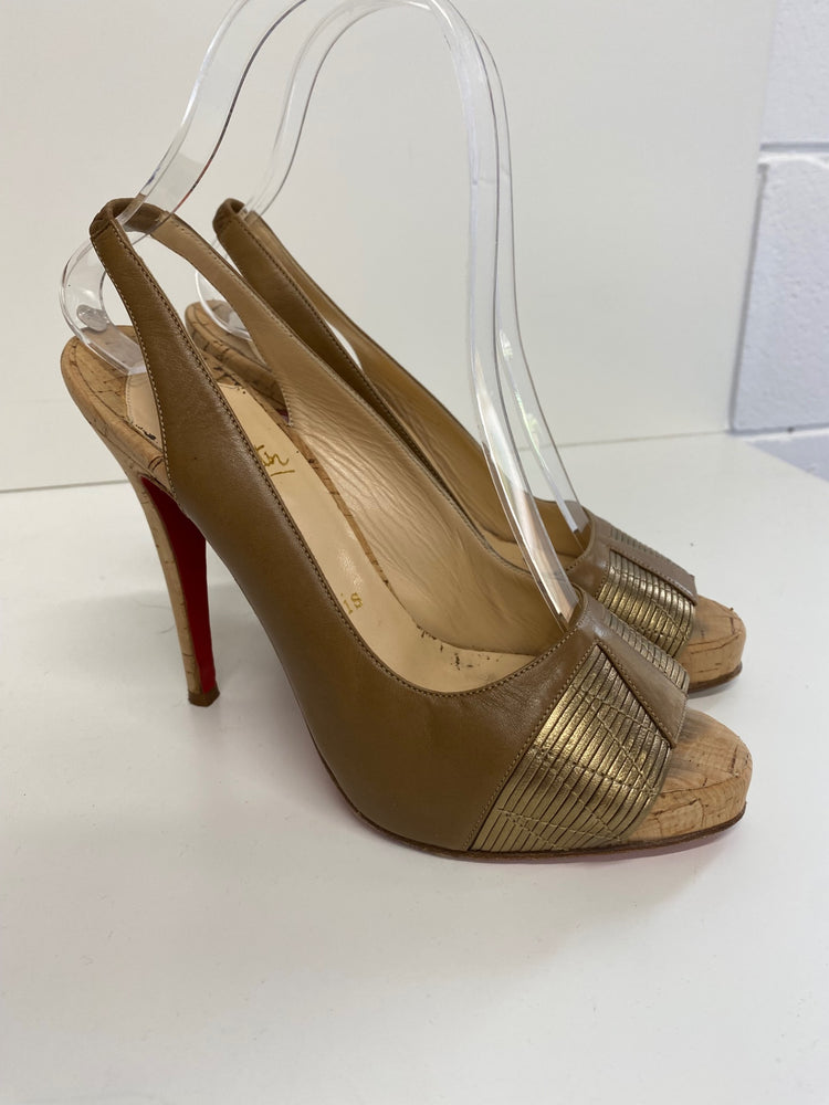 Fabulous Christian Louboutin stunning leather Sling back heels UK4.5 Beige & gold BT001