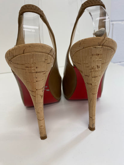 Fabulous Christian Louboutin stunning leather Sling back heels UK4.5 Beige & gold BT001