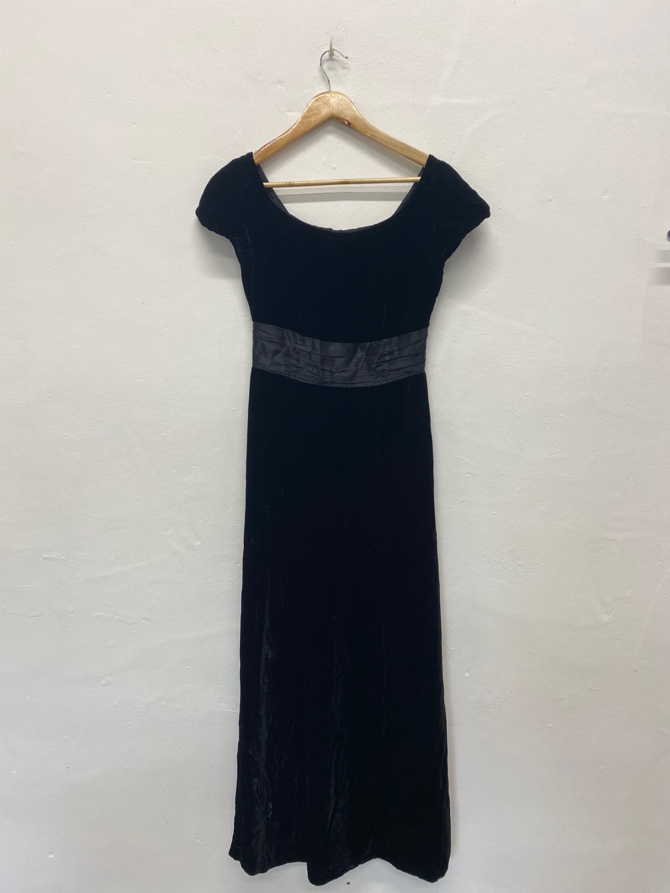 Fabulous Laura Ashley Midaxi classic Cottagecore timeless Dress Uk8 Black New BT001