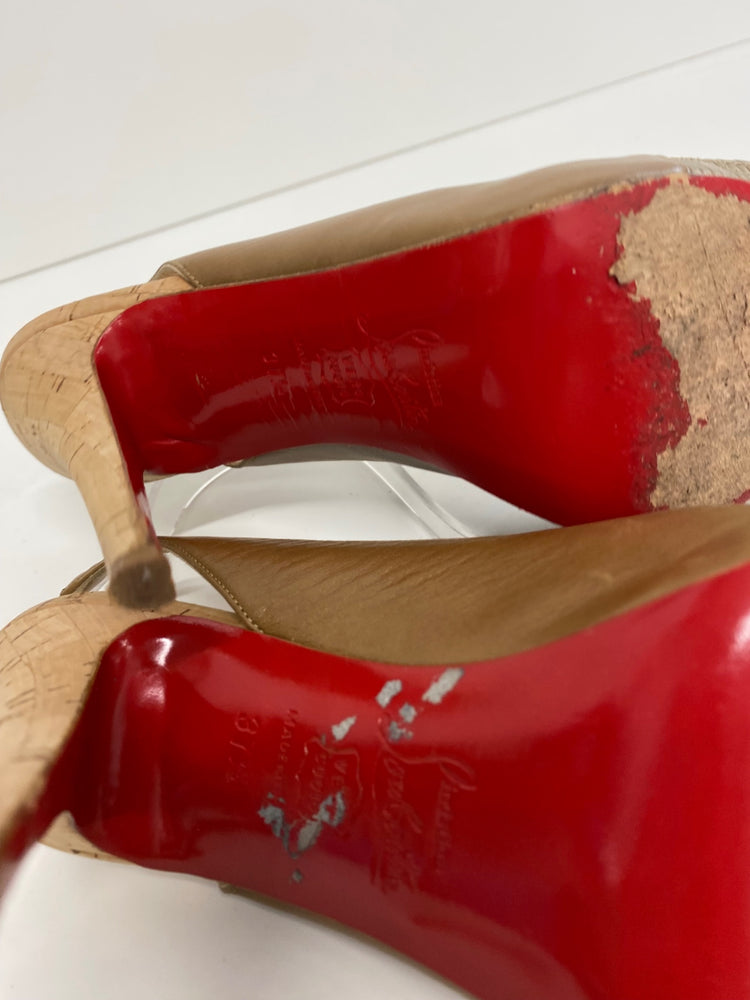 Fabulous Christian Louboutin stunning leather Sling back heels UK4.5 Beige & gold BT001