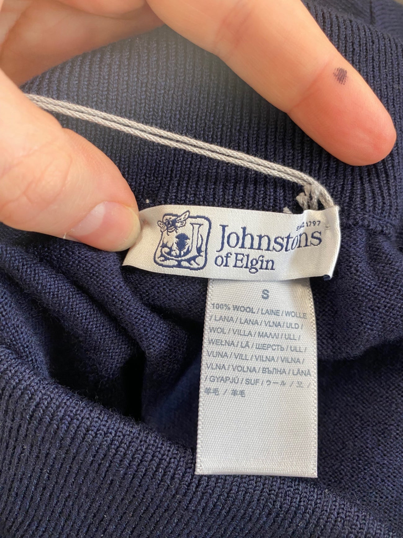 Fabulous Johnstons of Elgin Navy Wool Trousers UK S CD001