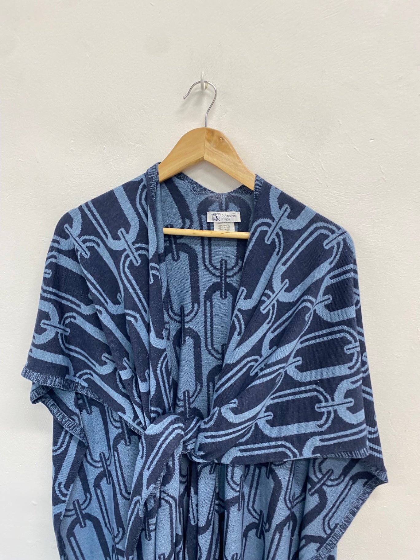 Fabulous Johnson’s of Elgin Shawl One size Blue chain CD001