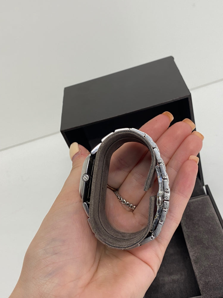 Fabulous Gucci the modern square Watch One size Silver black face CD001