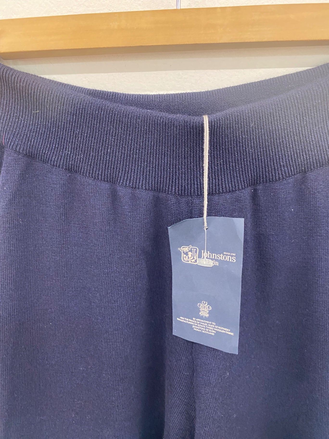 Fabulous Johnstons of Elgin Navy Wool Trousers UK S CD001