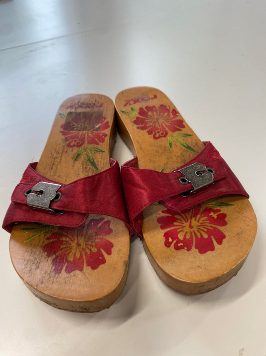 Fabulous vintage y2k rare Roxy Clogs Uk 4 Red floral BT001