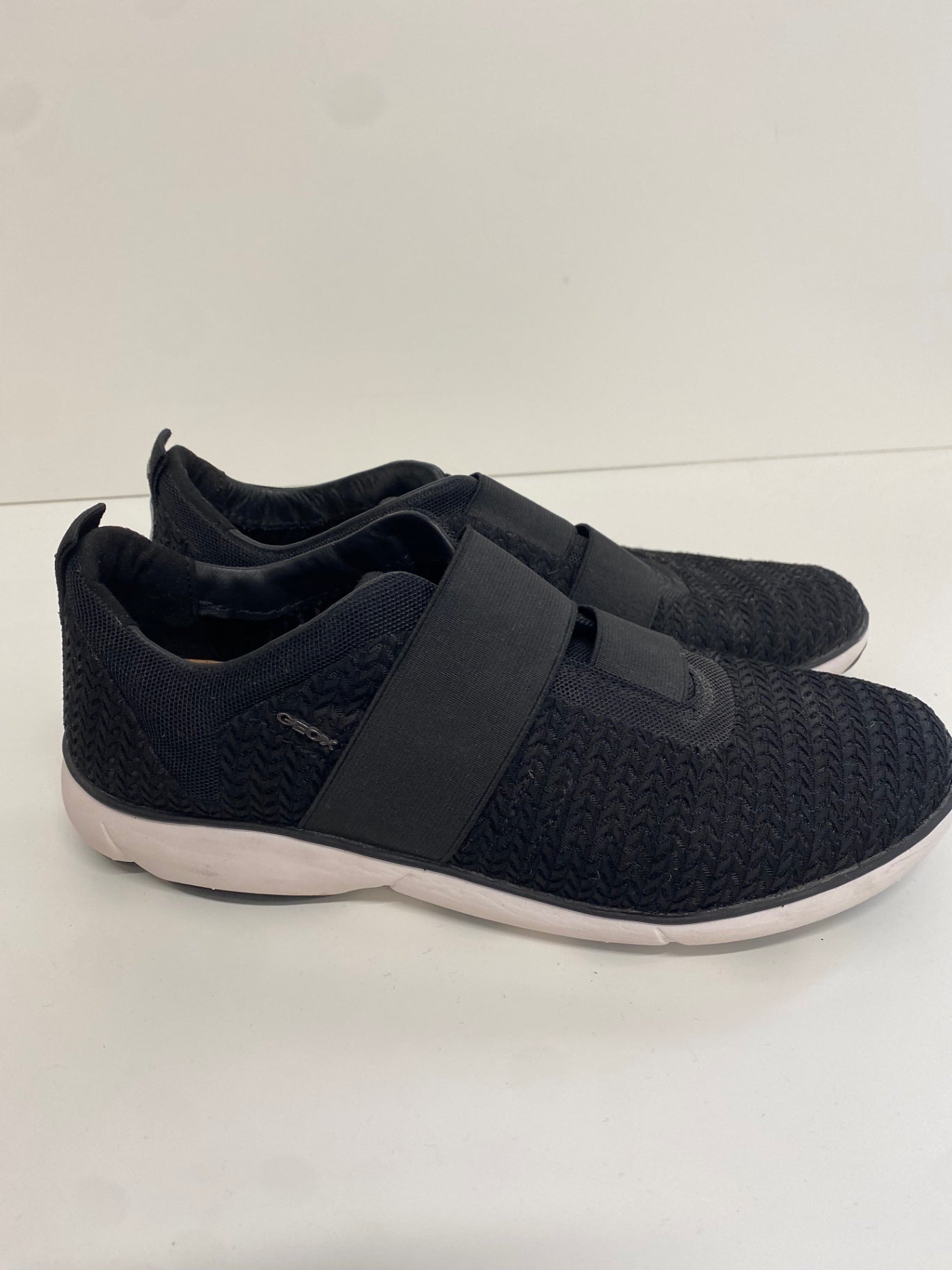 Fabulous Geox Sneakers Uk7 Black leather breathable stystem EC004