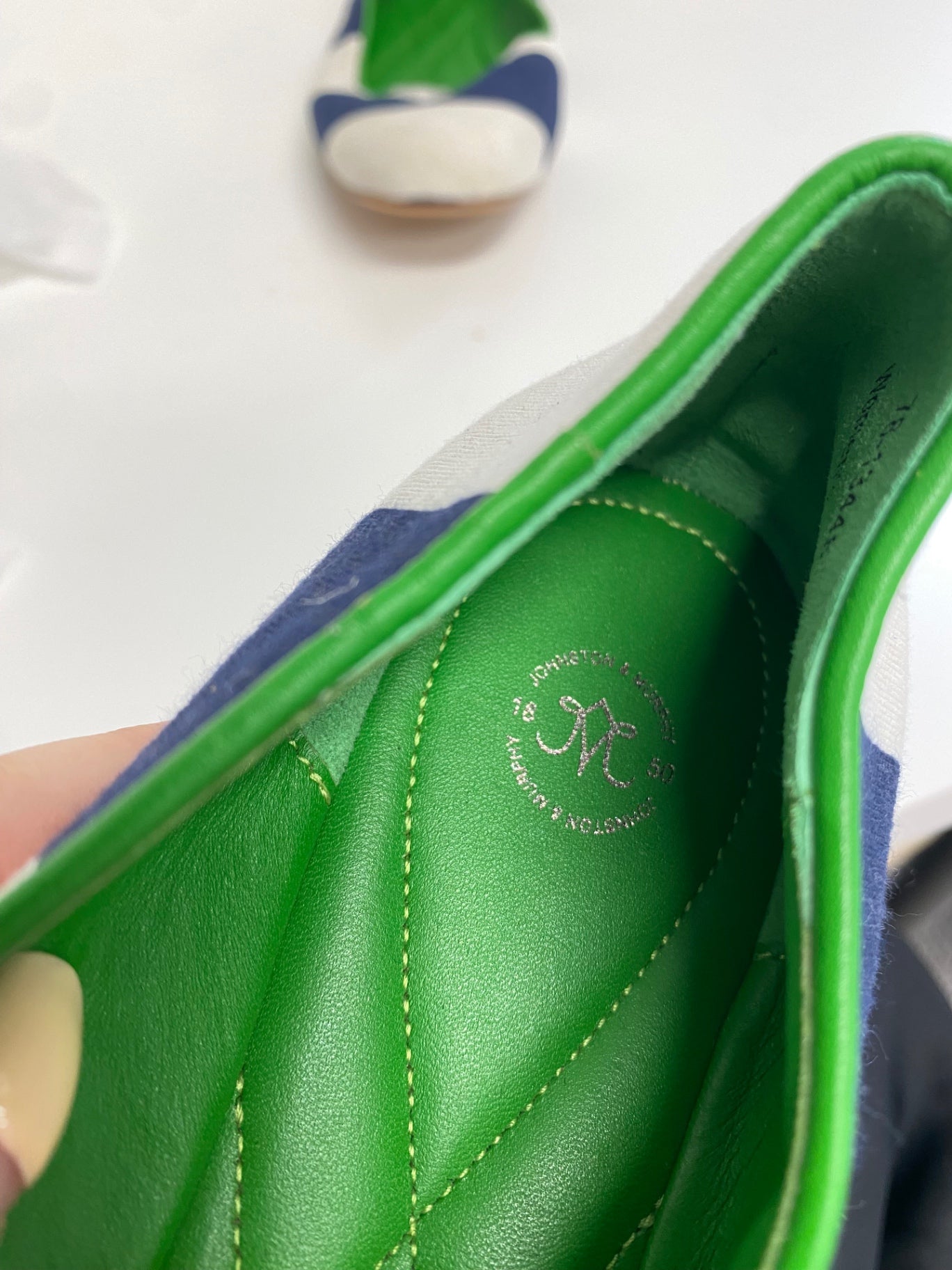 Fabulous Johnston & Murphy Ballet Flats UK 7 Navy Blue and White MW001