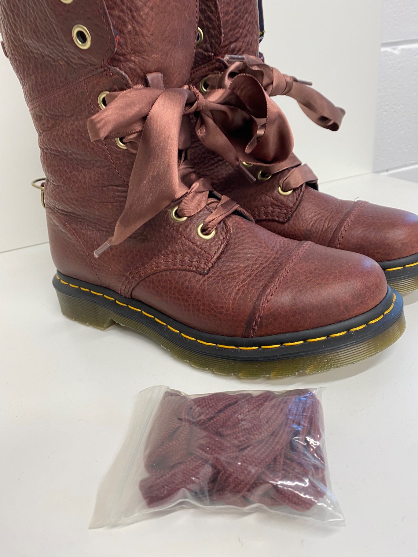 Fabulous Dr Martens AiMilitia blood brown Boots UK6.5 ribbon stunning LJ446