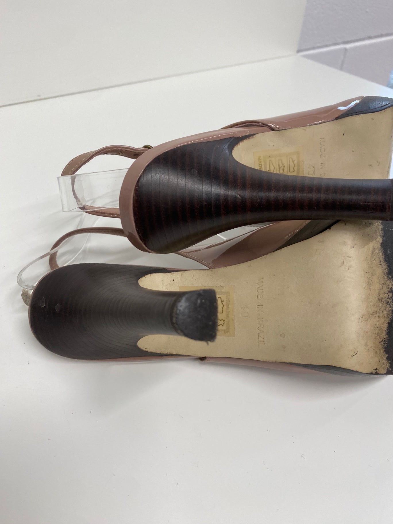 Fabulous Carvela Sling back patent leather heels Uk7 Mauve Occasion CM061