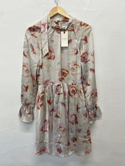Fabulous Ted Baker Dinnaa Floral pussybow occasion  Dress UK12 MultiColoured pastels LT272