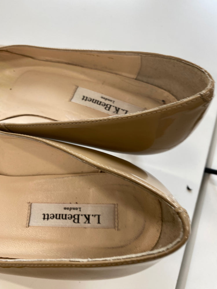 Fabulous L.K. Bennett Nude Classic Kitten heels UK5 Nude Patent AO001