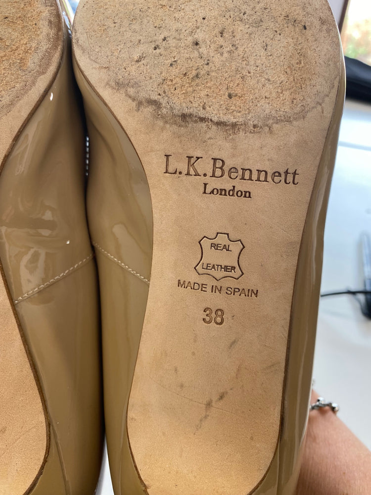 Fabulous L.K. Bennett Nude Classic Kitten heels UK5 Nude Patent AO001
