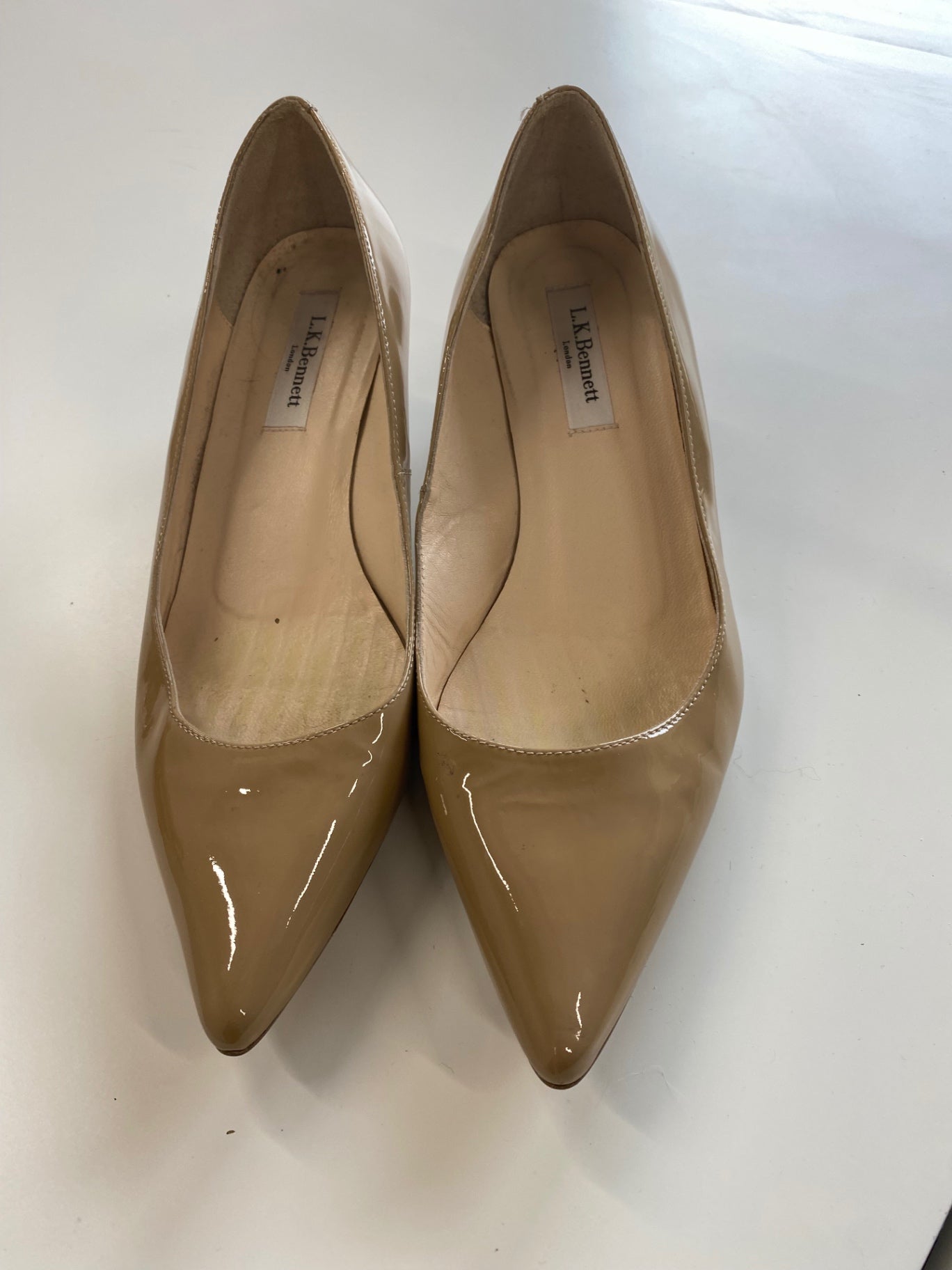Fabulous L.K. Bennett Nude Classic Kitten heels UK5 Nude Patent AO001