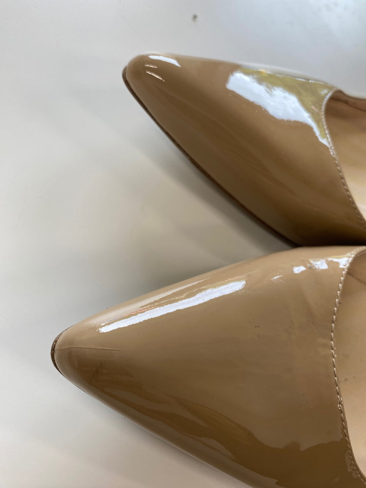 Fabulous L.K. Bennett Nude Classic Kitten heels UK5 Nude Patent AO001