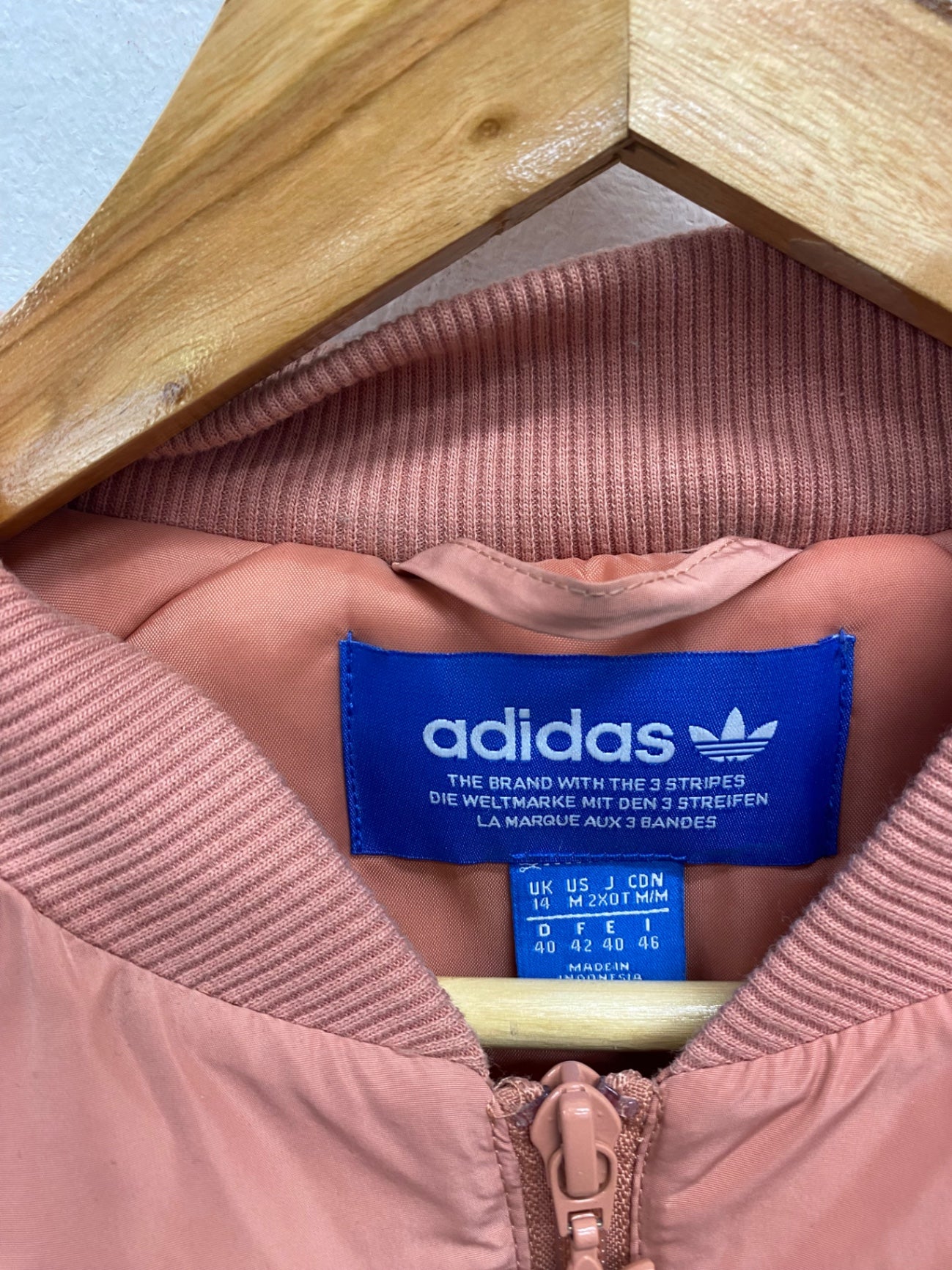 Fabulous Adidas Bomber padded Jacket UK 14 Pink JC002