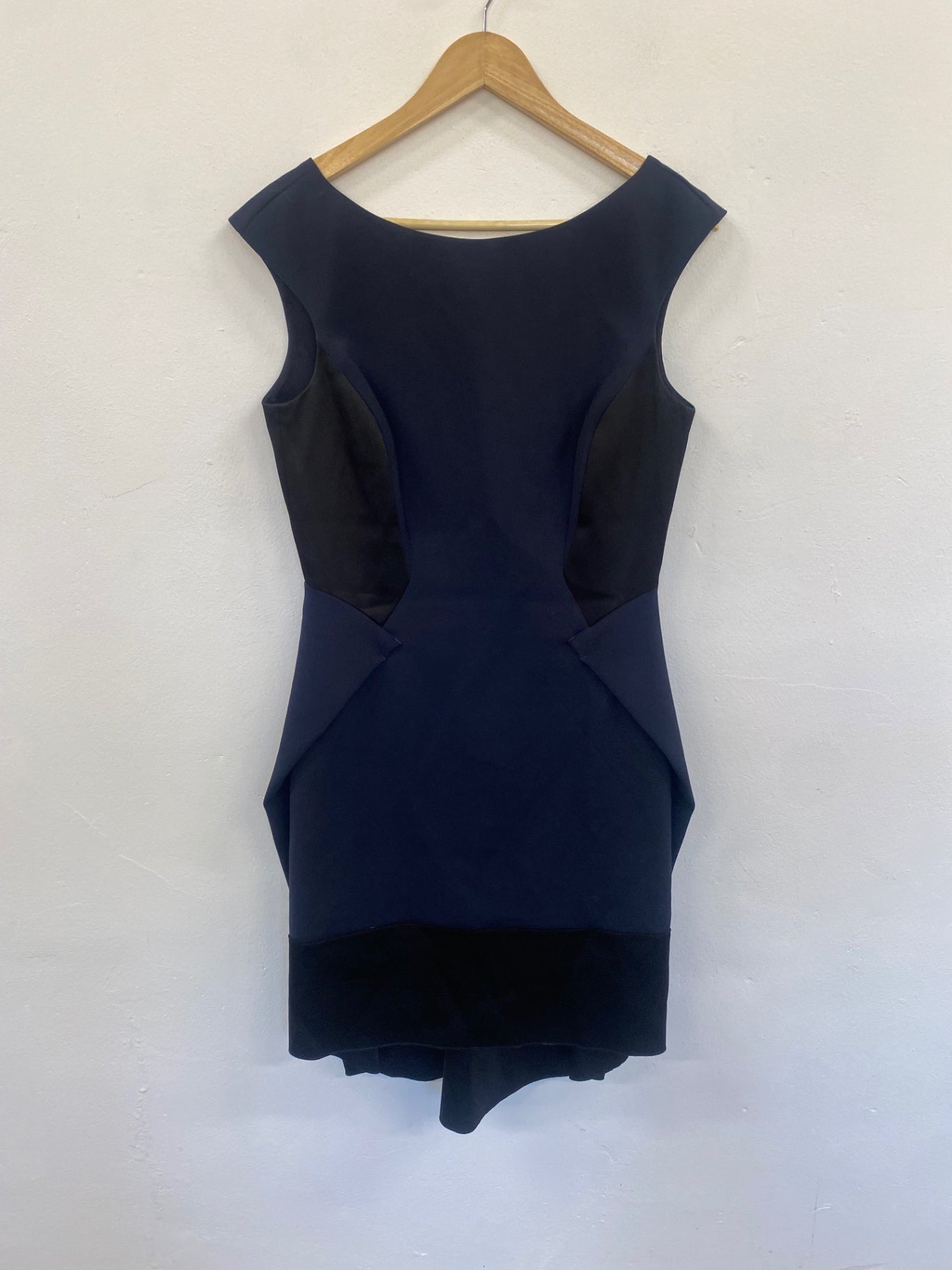 Fabulous Amanda Wakley Formal events Dress UK12 Navy & Black GM143