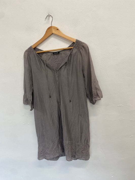 Fabulous Massimo dutti broderie Dress UK 12 Grey broderie GM143