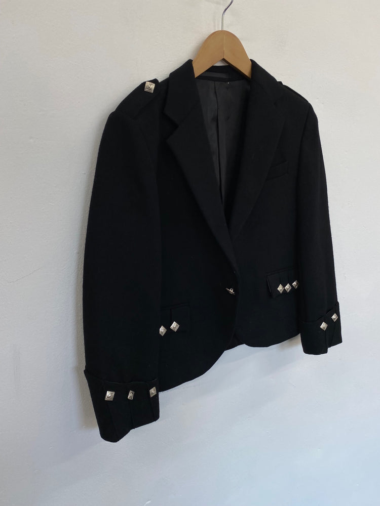 Fabulous FH The Tailoring Experience Prince Charlie Kilt Jacket  32 Black GM143