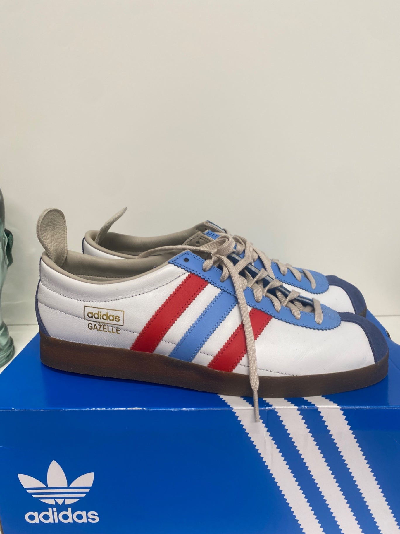 Fabulous Adidas Gazelle Vintage Sneakers UK8 White