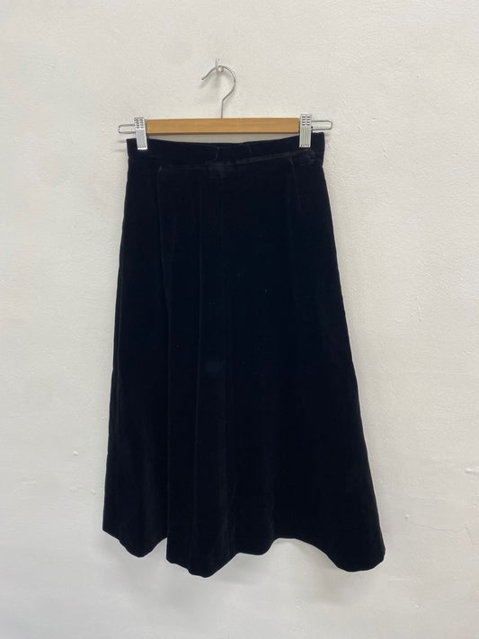 Fabulous Jaeger Skirt UK 8 Black A line vintage cottage core AT002