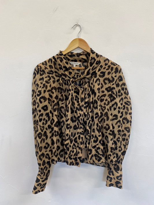 Fabulous L.K. Bennett Silk Pussy bow animal print Blouse Uk16 Beige & Black jF463