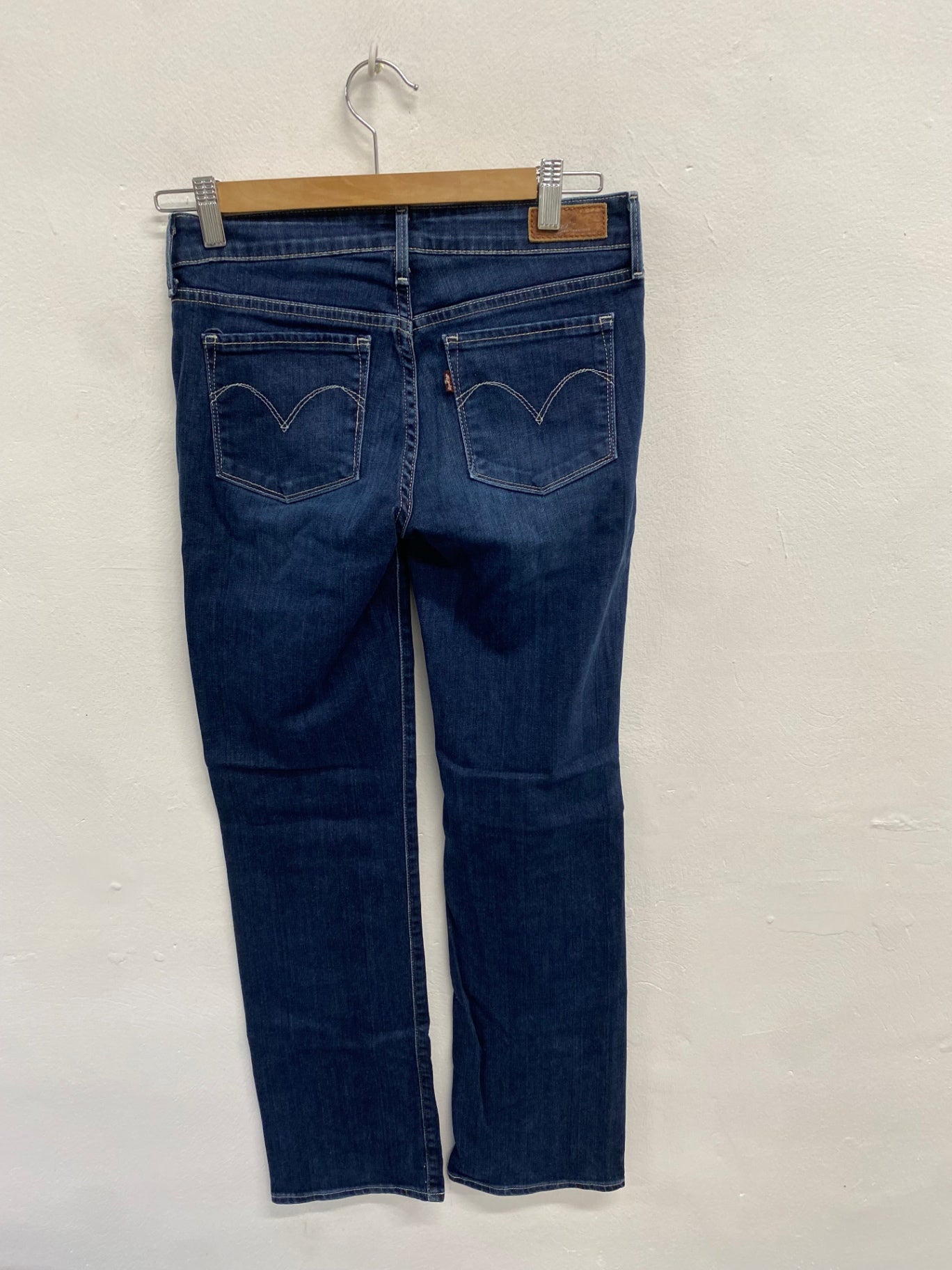 Fabulous Levi's Straight Cut slight curve Jeans W26" L30 Dark Blue AP464