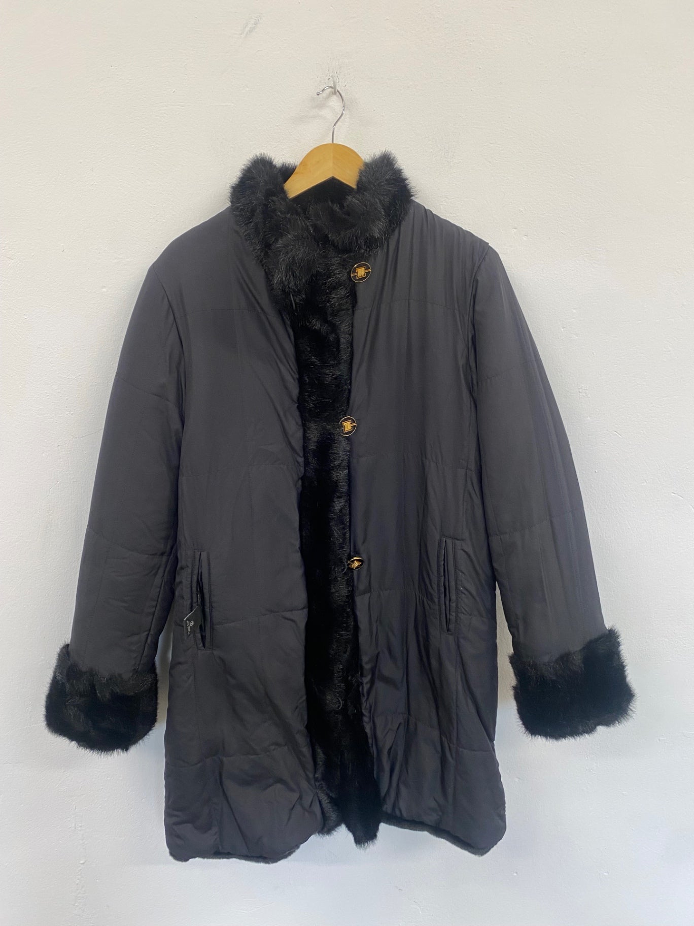 Fabulous Dennis Basso Reversible classic Faux Fur Coat UKS Black AW002