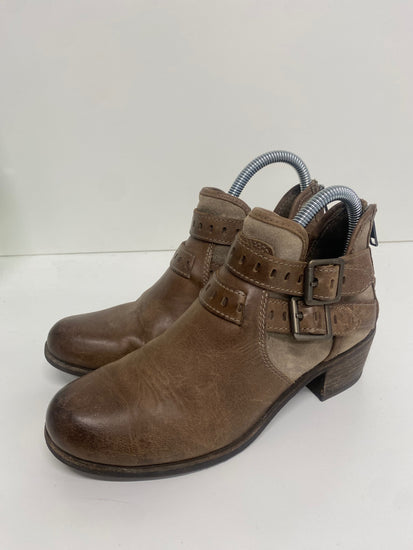 Fabulous UGG Patsy ankle strap western Boots UK4.5 Brown TG465