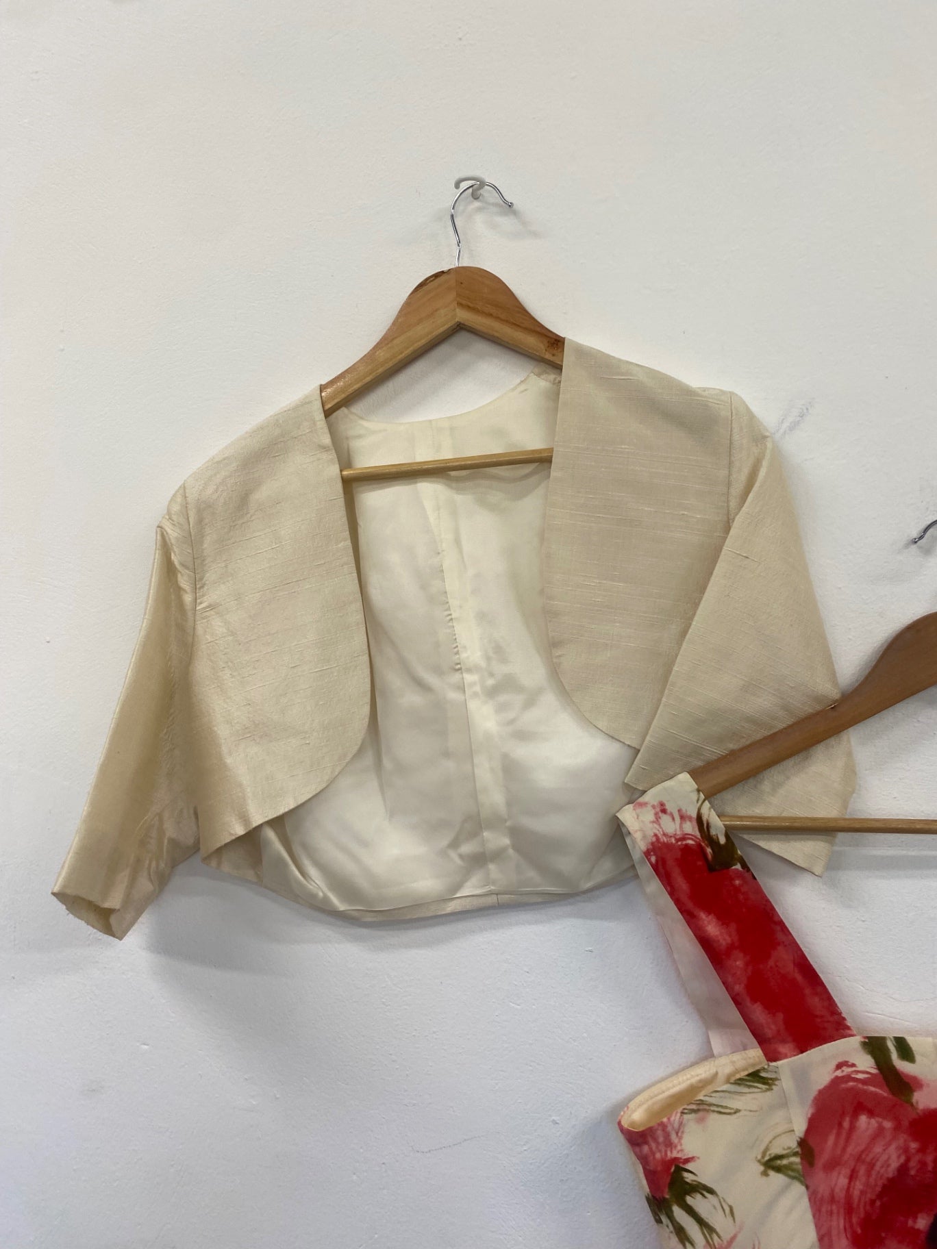Fabulous Inspirato floral MOB Dress Uk14 Cream and Red AS466