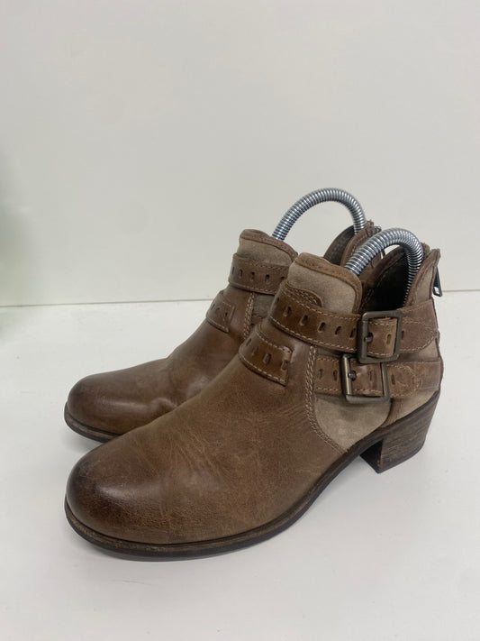 Fabulous UGG Patsy ankle strap western Boots UK4.5 Brown TG465