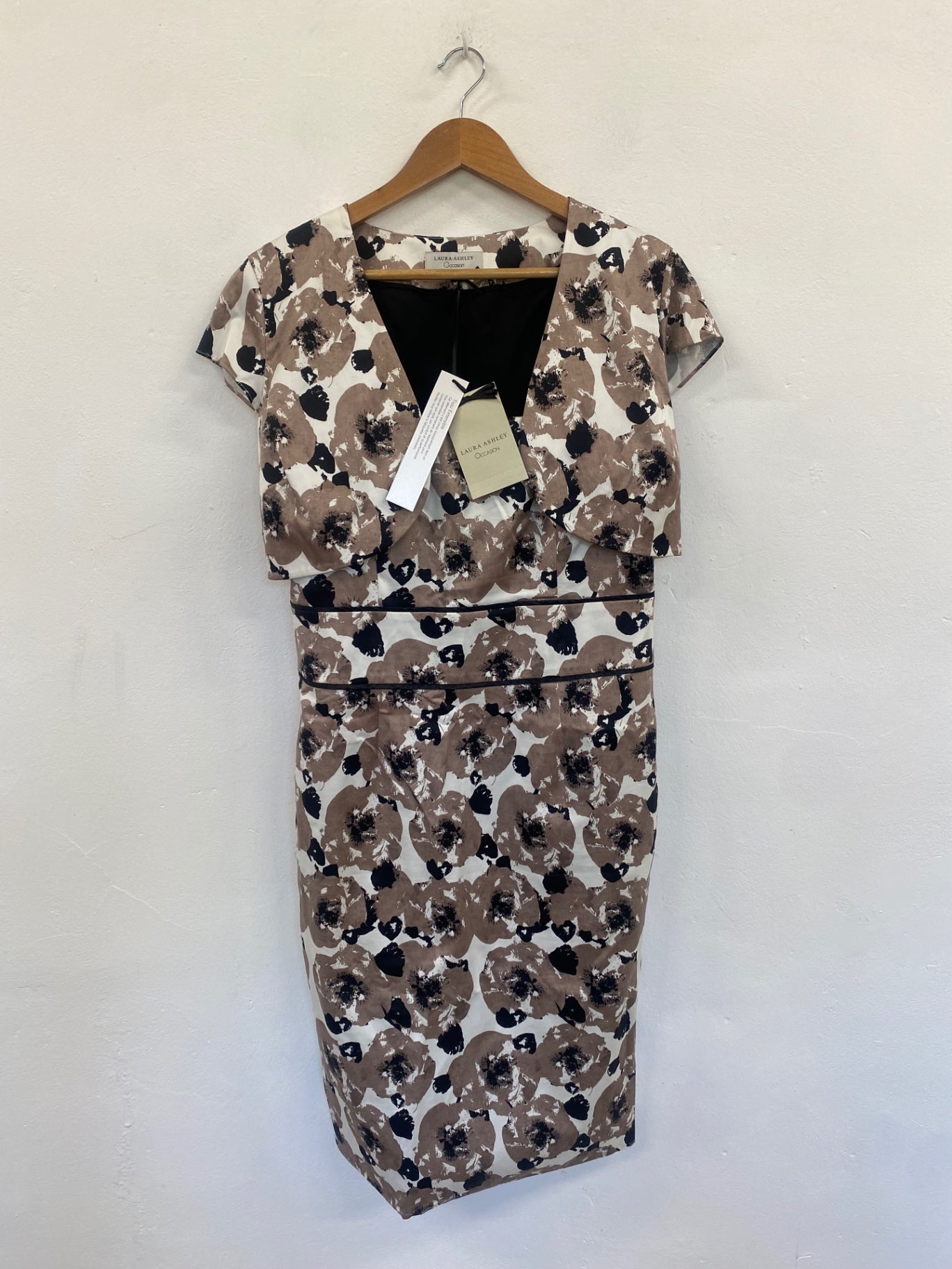 Fabulous Laura Ashley Poppy Occasion Dress Uk14 Beige & black AS466