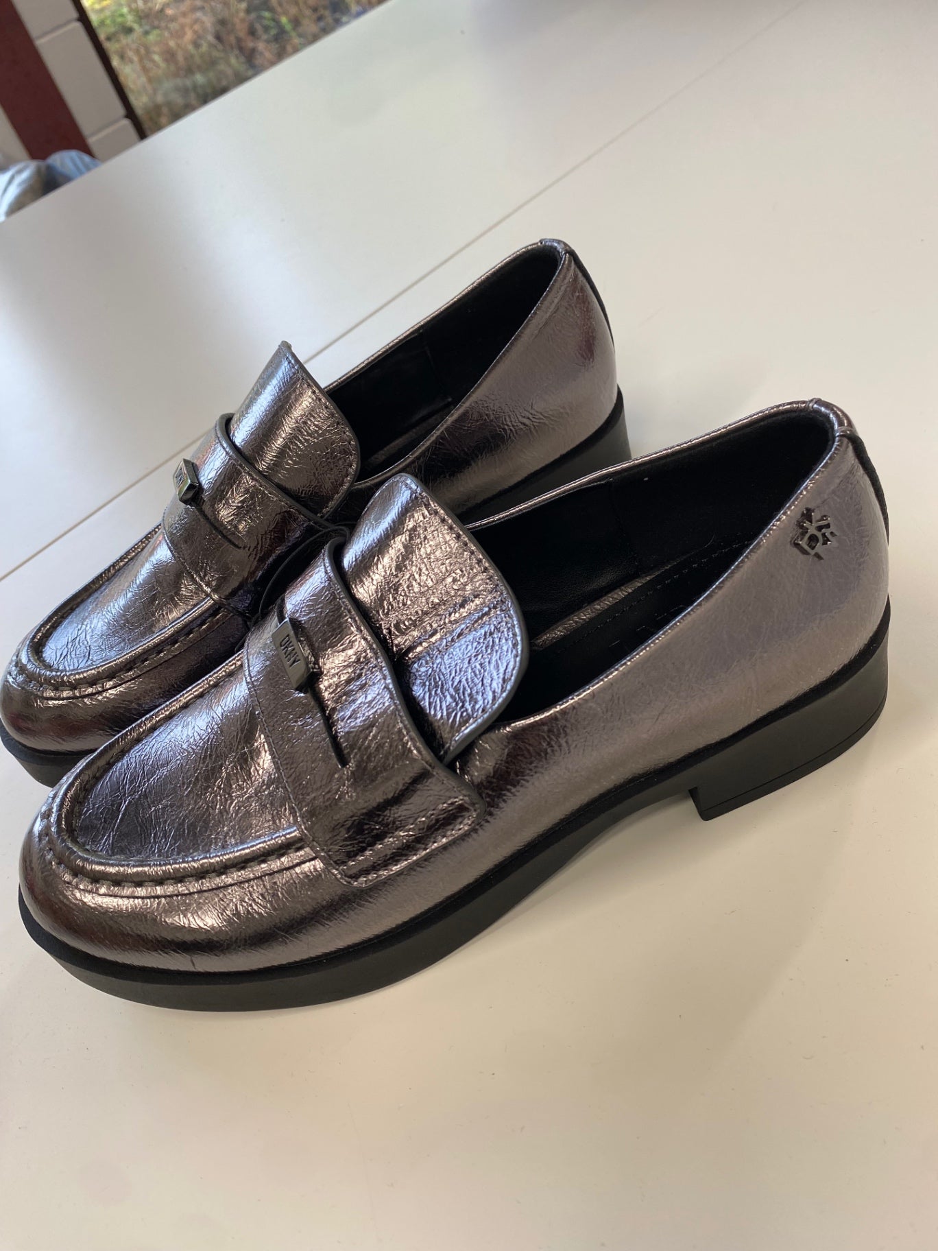 Fabulous DKNY ivette Loafers UK 5 Metallic Silver SM467