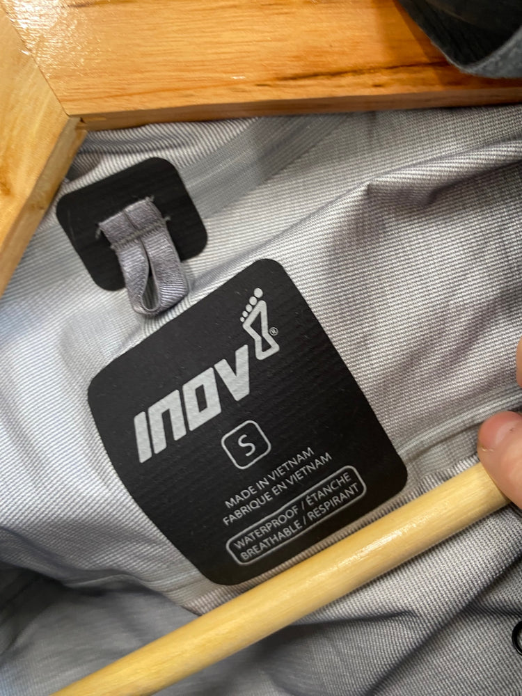Fabulous INOV-8 Men’s walking Waterproof Coat UK S Black KH001