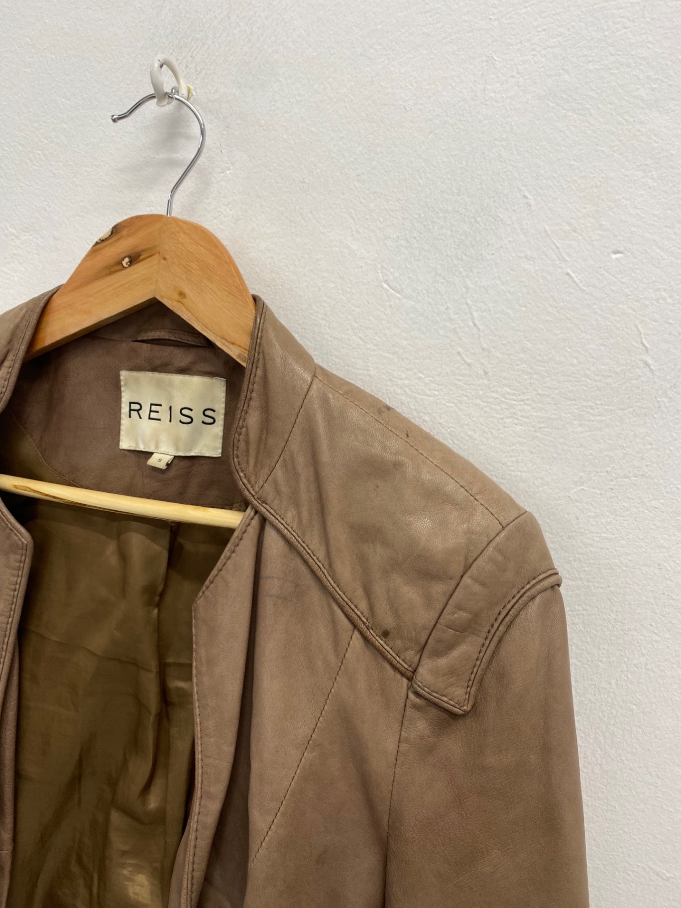 Fabulous REISS milly leather Jacket marked UK S Beige MB472