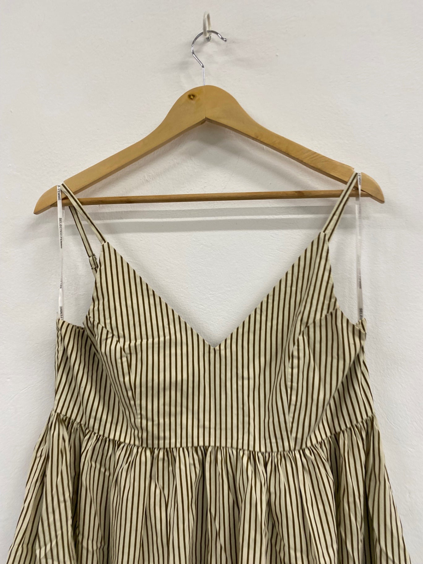 Fabulous Selected Femme striped Maxi Dress UK10 Beige & olive MB472