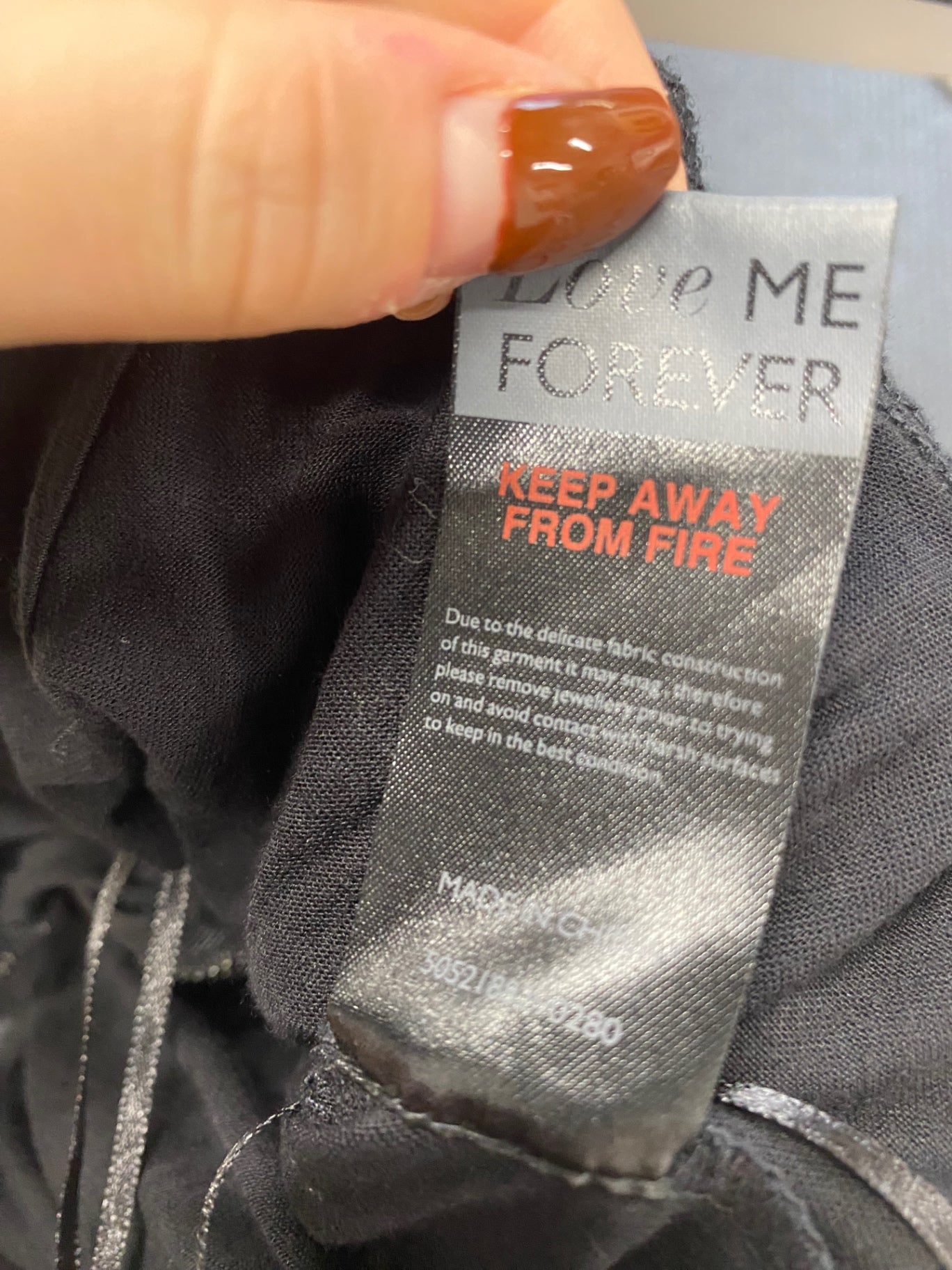 Fabulous Mint Velvet Midi Dress pleated peplum UK 12 Black abstract KM475