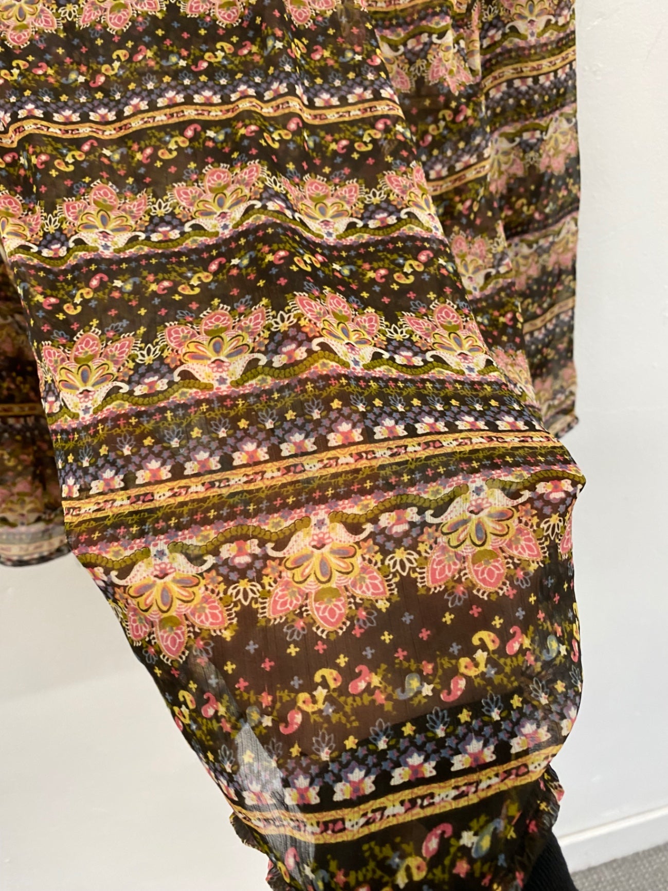 Fabulous Saint Tropez semi sheer floral Blouse UKS Multicolor