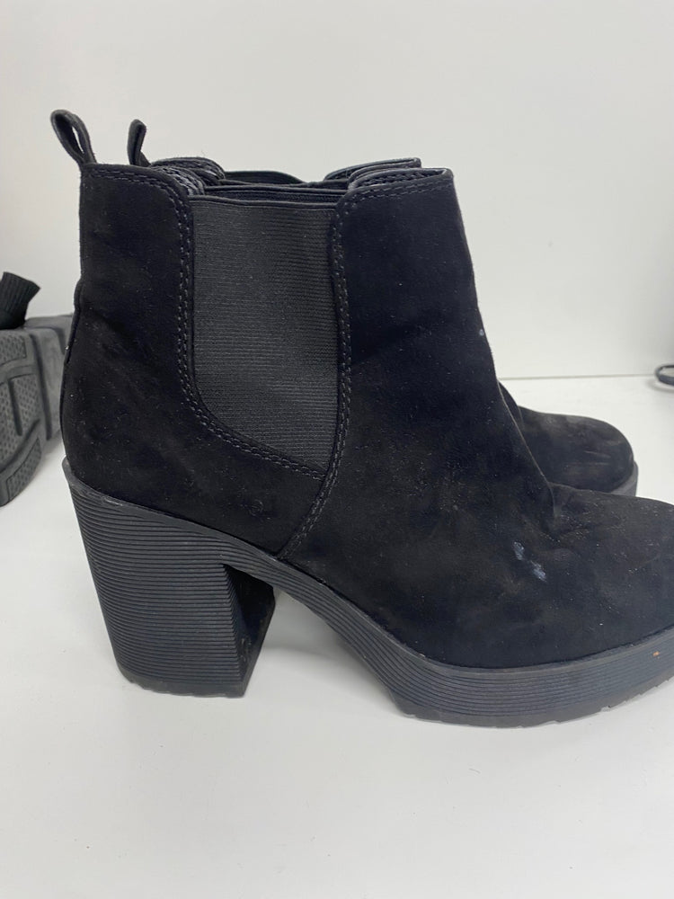 Fabulous Papaya Ankle Boots UK6 Black faux Suede MS479