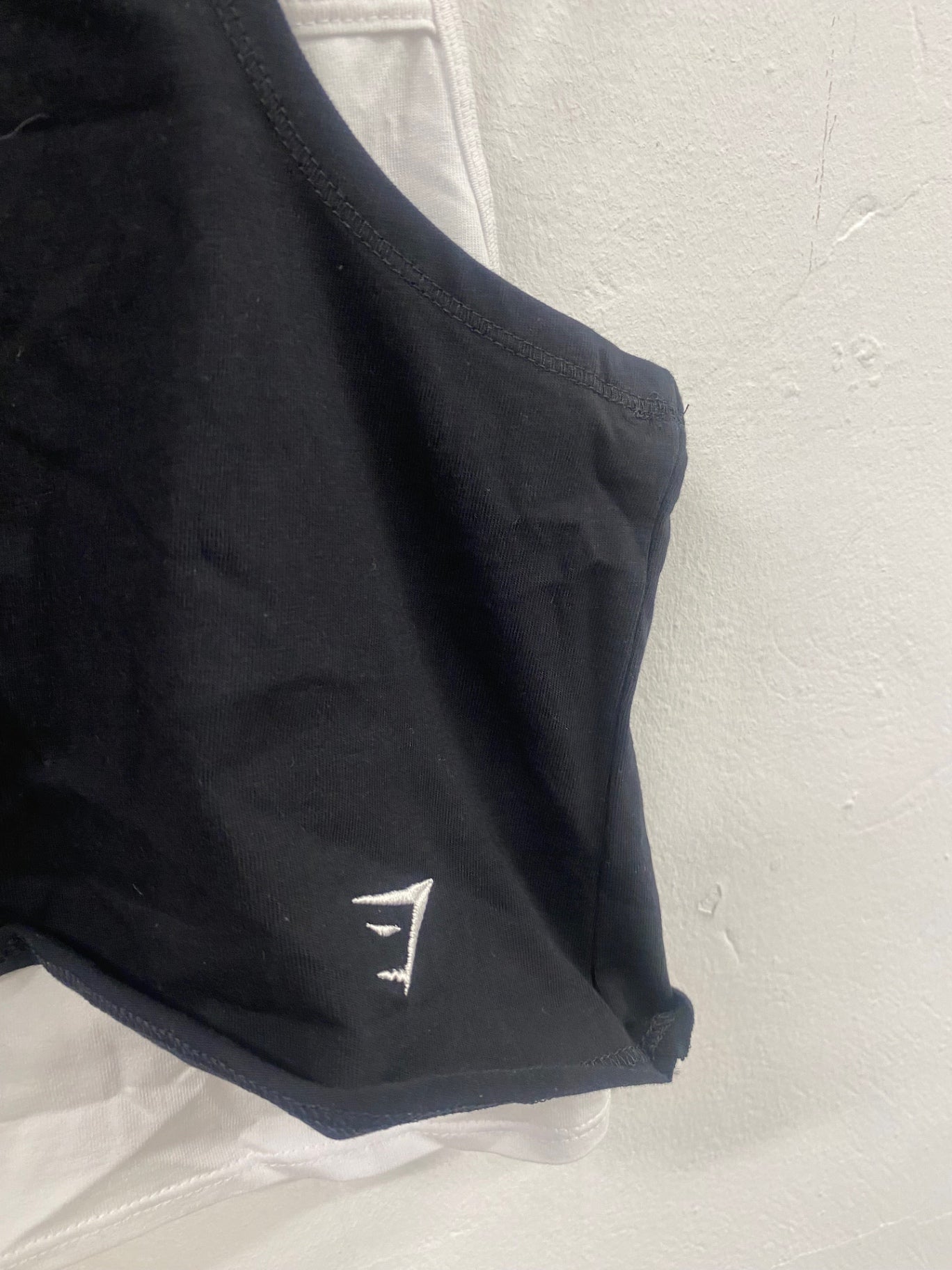 Fabulous GYMSHARK lifting crop Top UKS Black & White JM478