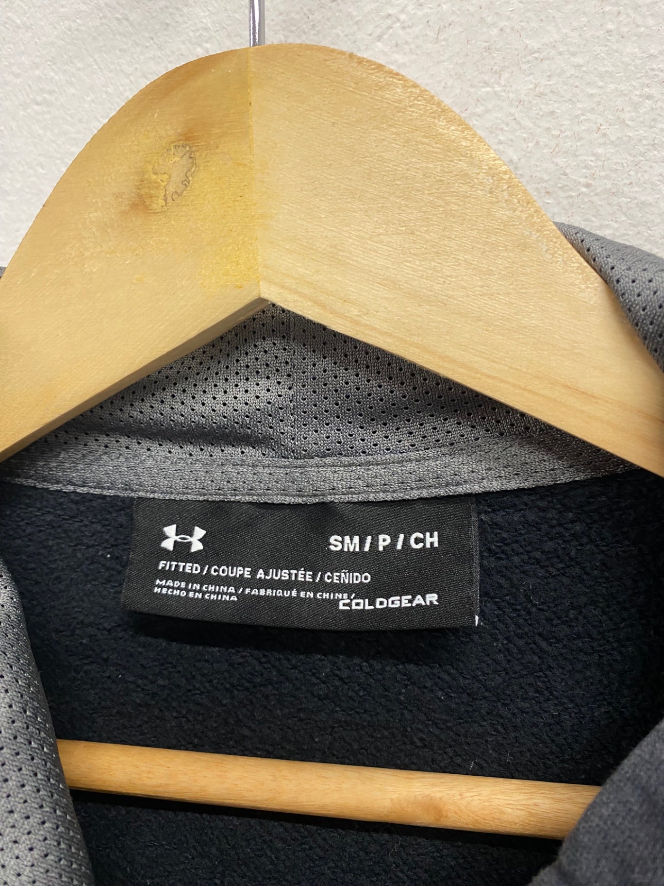 Fabulous Under Armour Hoodie UK S/M Charcoal coldgear Grey JM478