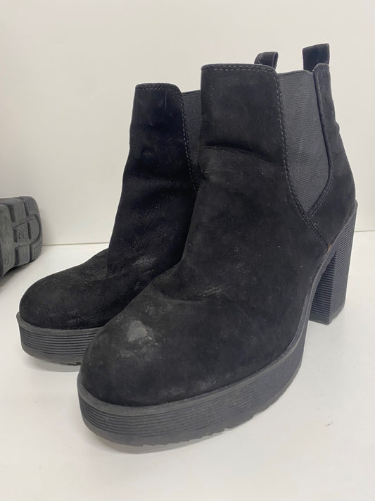 Fabulous Papaya Ankle Boots UK6 Black faux Suede MS479