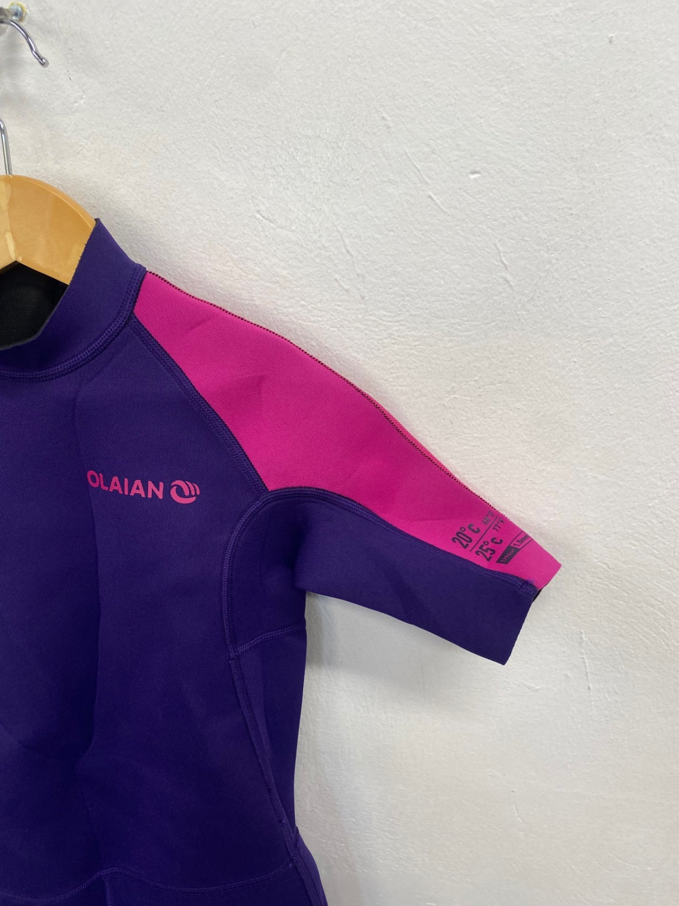 Fabulous kids Decathlon Wetsuit Age 12 Purple and Pink MK482
