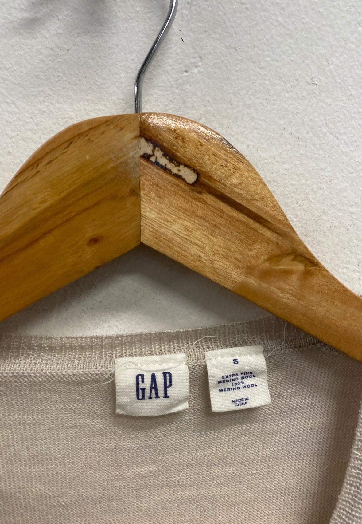 Fabulous GAP Cardigan UK S pocket wool MK482