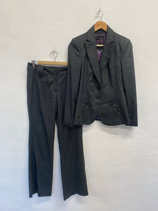 Fabulous Next Suit UK 10 long Grey spotted pattern formal MK482