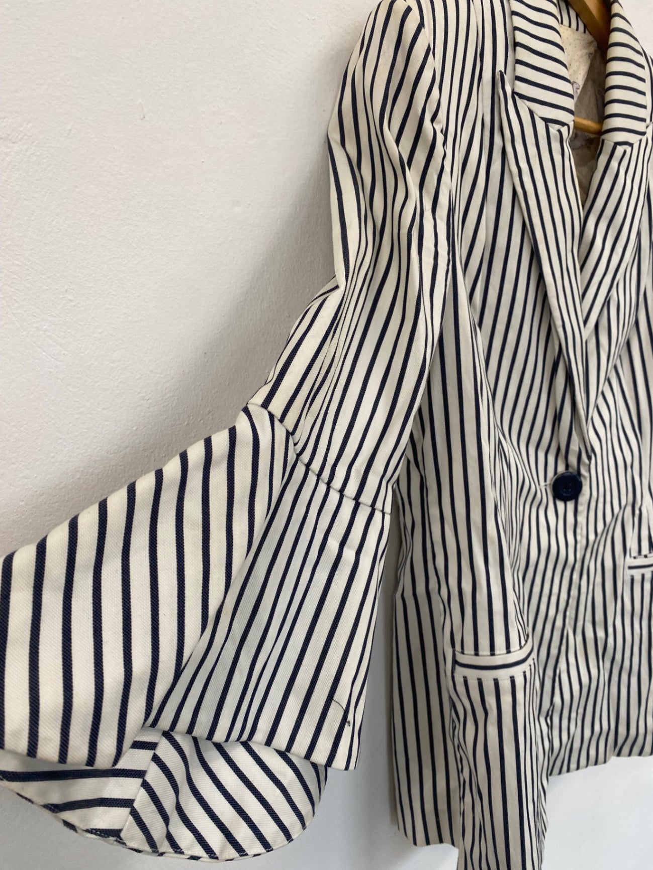 Fabulous Cabi flared sleeve pinstripe Blazer Uk8 Cream EW004