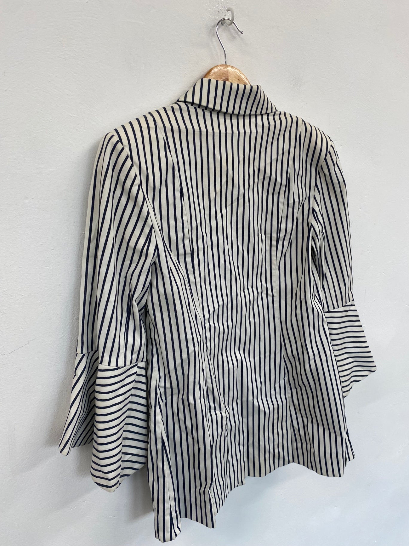 Fabulous Cabi flared sleeve pinstripe Blazer Uk8 Cream EW004