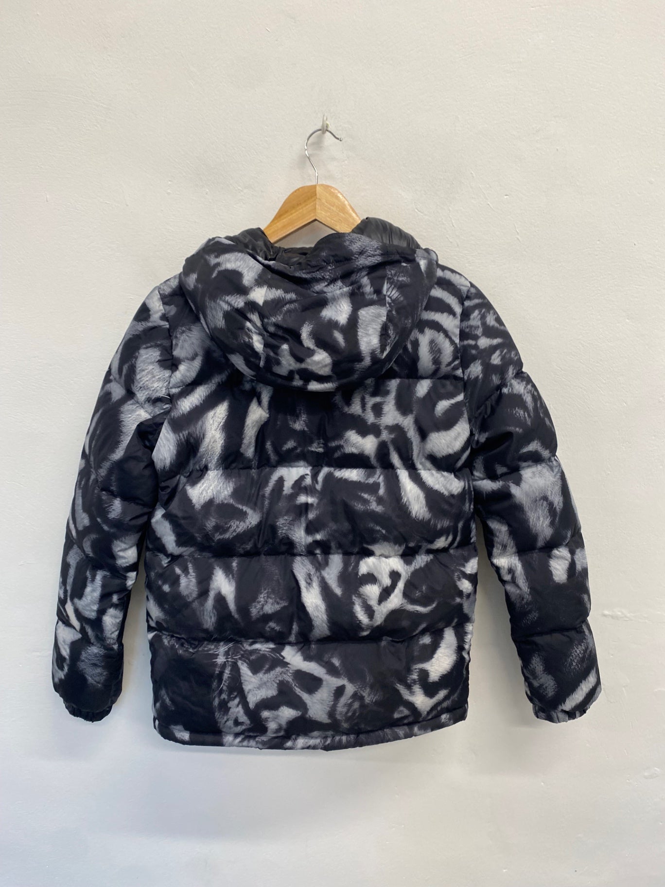 Fabulous Paul Smith Puffer Jacket UK S Black grey animal YS486