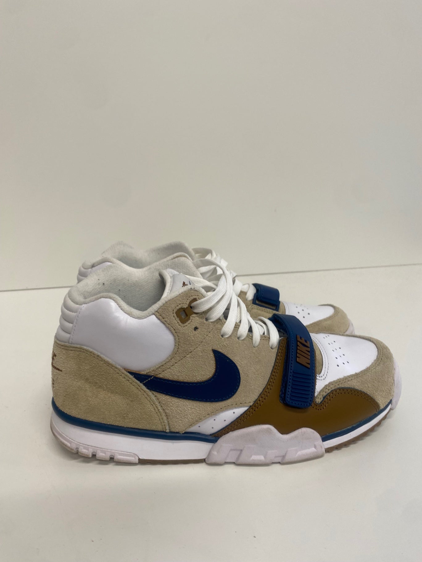 Fabulous Nike Air Trainer 1 Sneakers UK8 Brown Ale SM487