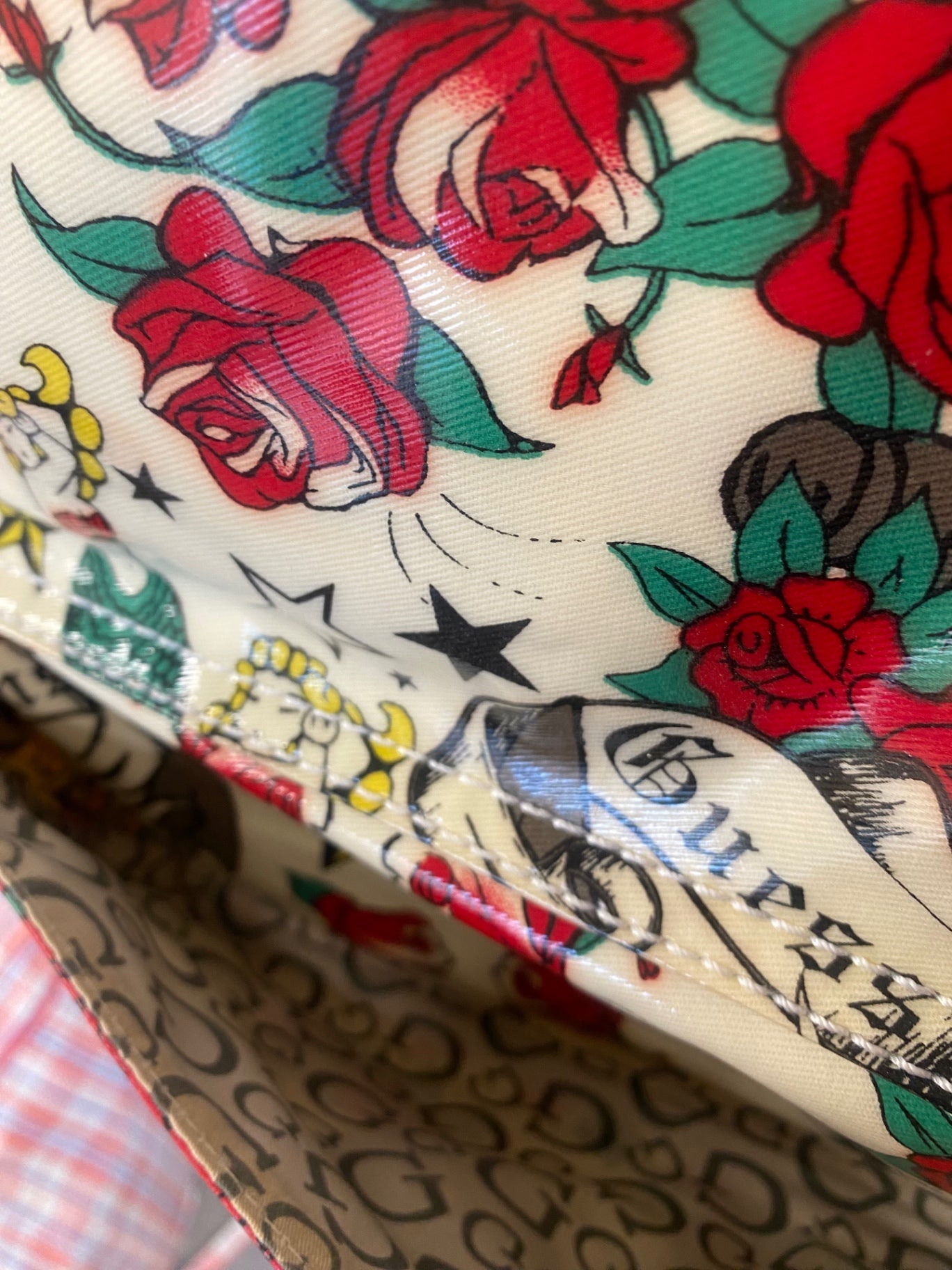 Fabulous vintage Guess tattoo & rose Crossbody Bag Rare SW001