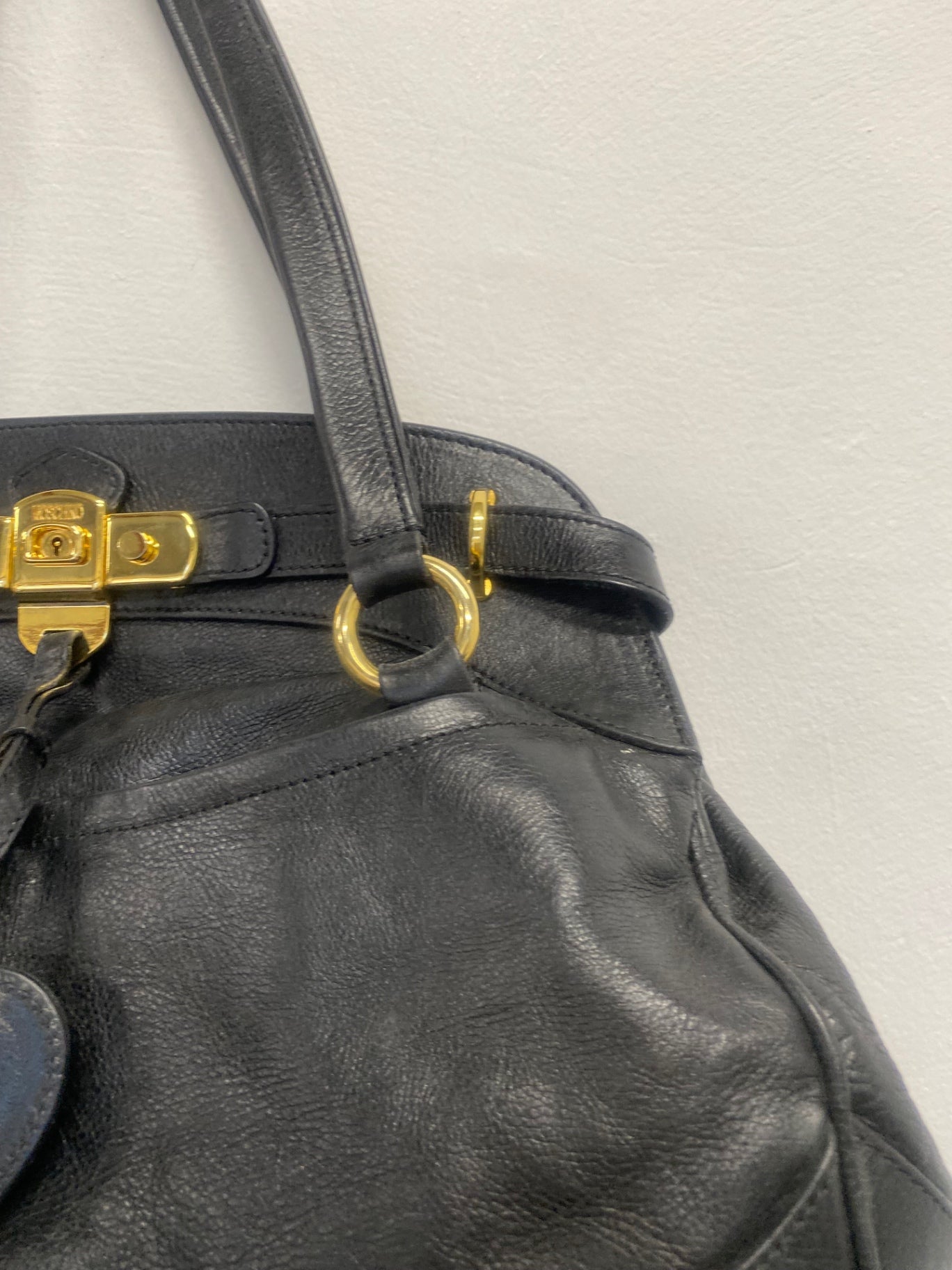 Fabulous Vintage Y2K Moschino Handbag One Size Black Gold hardware SM487